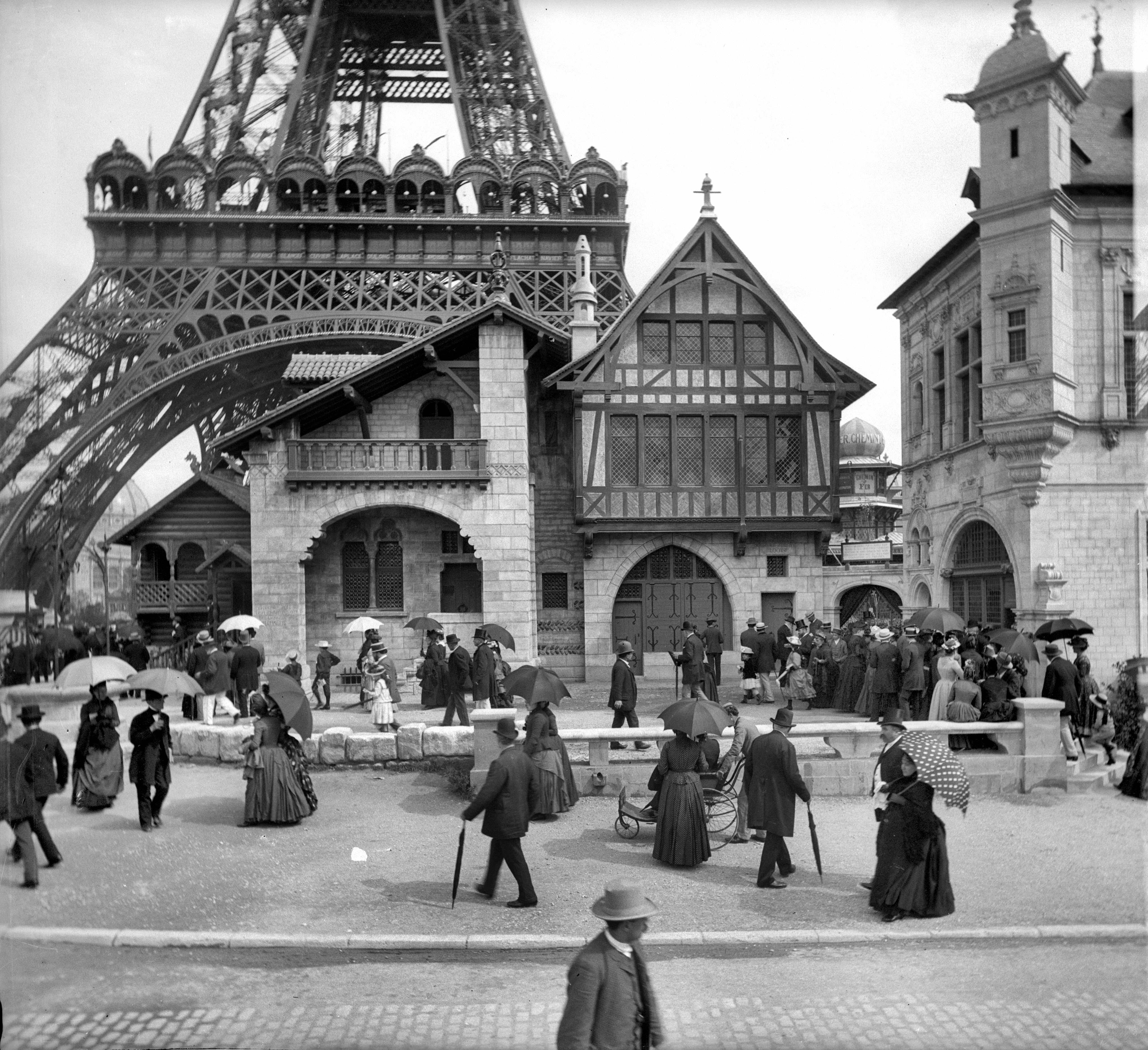 Image of the Day: Eiffel Tower During the 1889 World's Fair - The